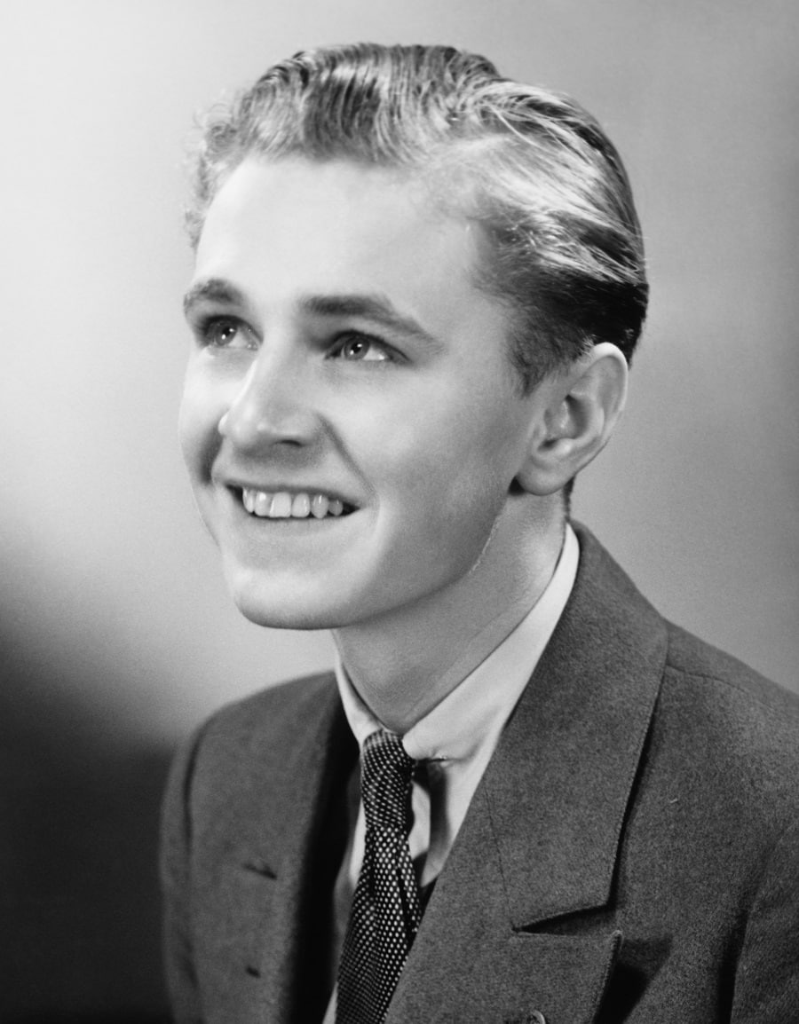 classic-mens-hairstyles-1950s-72_17 Classic mens hairstyles 1950s