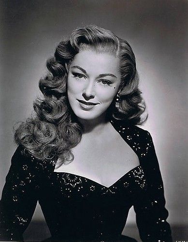 1940s-curly-hair-59_18 1940s curly hair