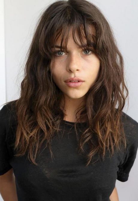 latest-hairstyles-with-bangs-97_5 Latest hairstyles with bangs