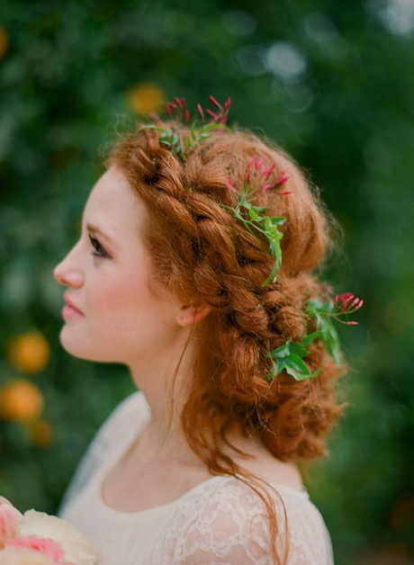 curly-hairstyles-for-a-wedding-52_13 Curly hairstyles for a wedding