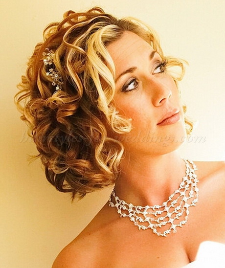 curly-hairstyles-for-a-wedding-52_19 Curly hairstyles for a wedding