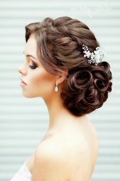 hairstyles-for-long-hair-on-wedding-day-04_14 Hairstyles for long hair on wedding day