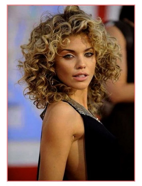 short-curly-haircuts-2018-20_20 Short curly haircuts 2018