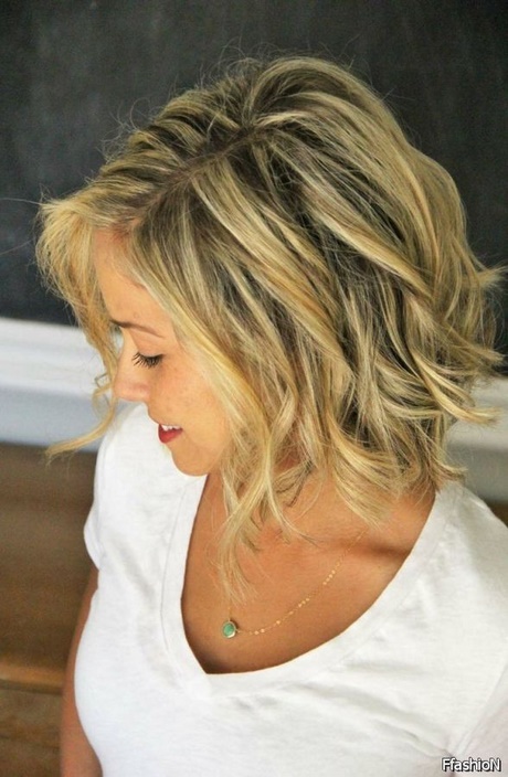 short-hairstyles-for-wavy-hair-2018-25_8 Short hairstyles for wavy hair 2018