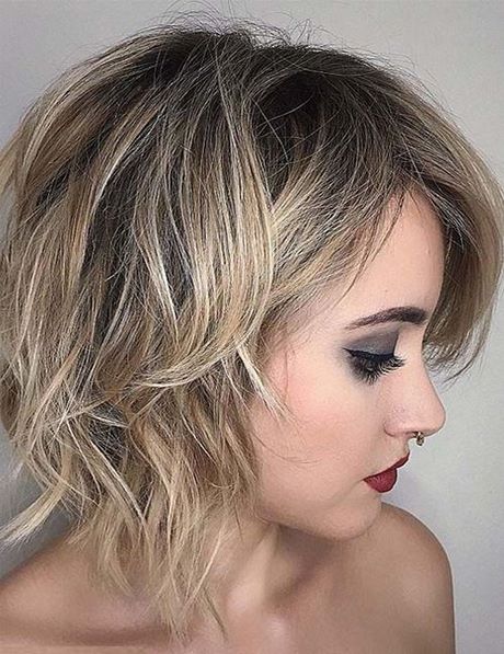 short-to-medium-hairstyles-2019-36_17 Short to medium hairstyles 2019