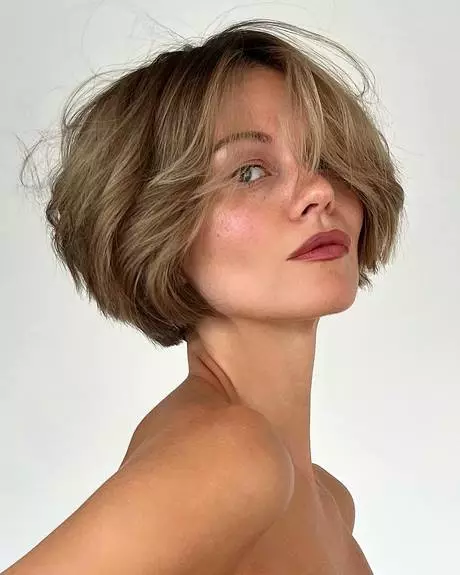 fashionable-short-hairstyles-for-women-2024-11_15-7 Fashionable short hairstyles for women 2024