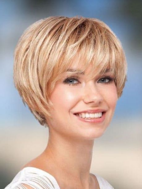 Short hairstyle for 2022