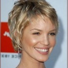 Short hairstyles for women with fine thin hair